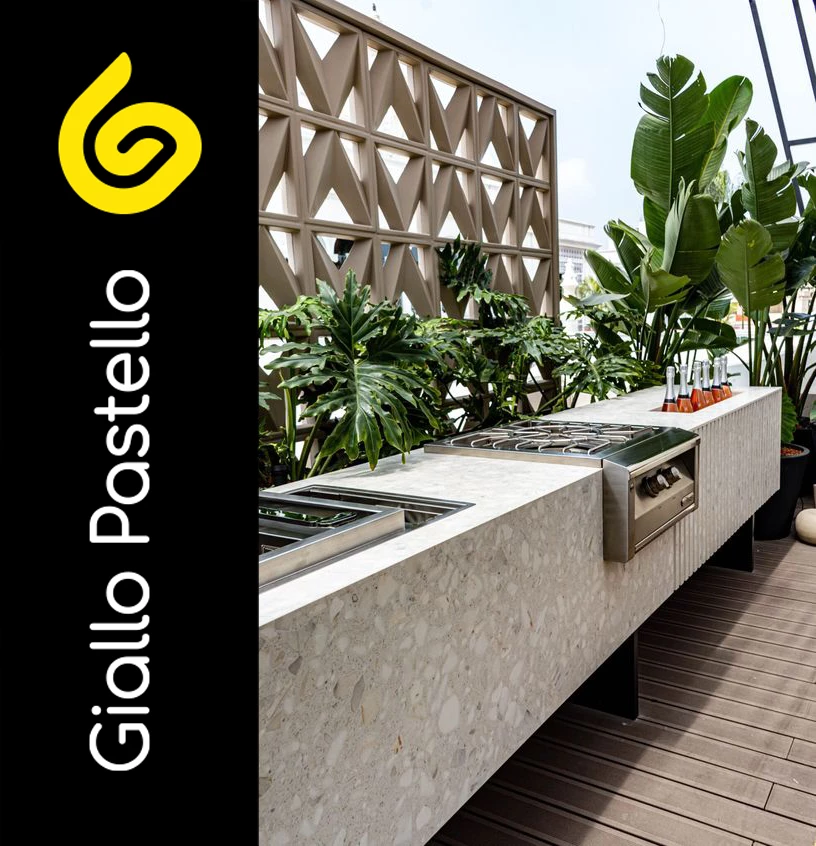 Cucina esterna moderna per arredare terrazzo appartamento - Giallo Pastello Interior Design Brescia