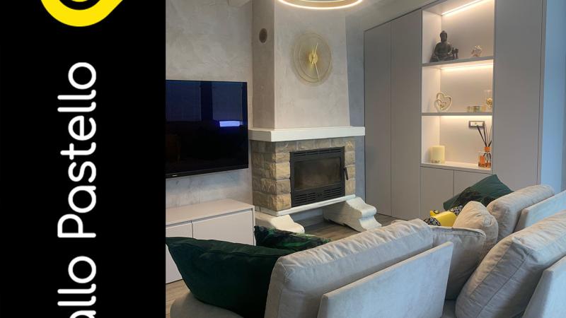 Soggiorno con tv e camino - Giallo Pastello